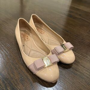 Salvatore Ferragamo Beige Varina Flats